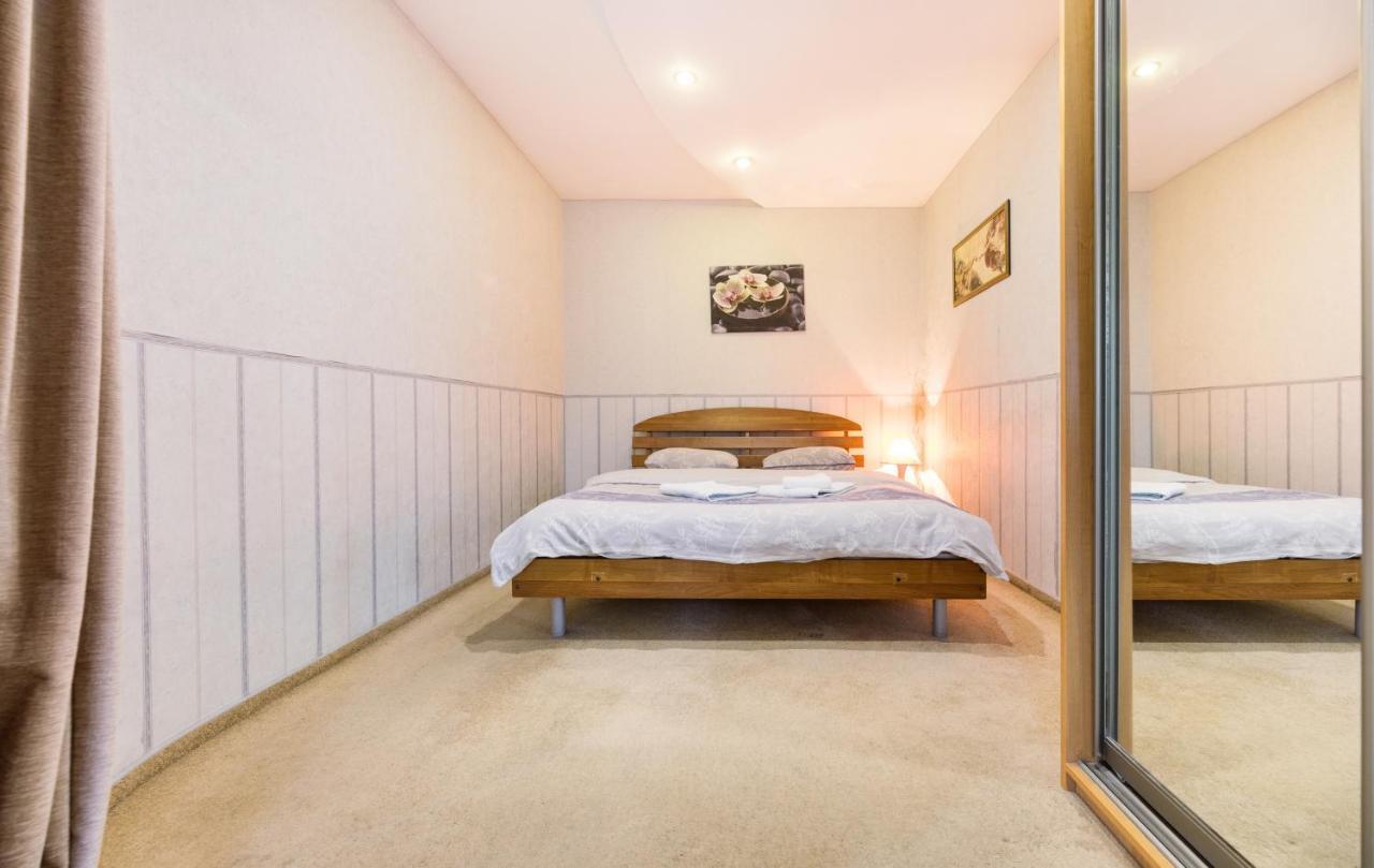 На Палаце Спорта Apartment Kiev Ngoại thất bức ảnh